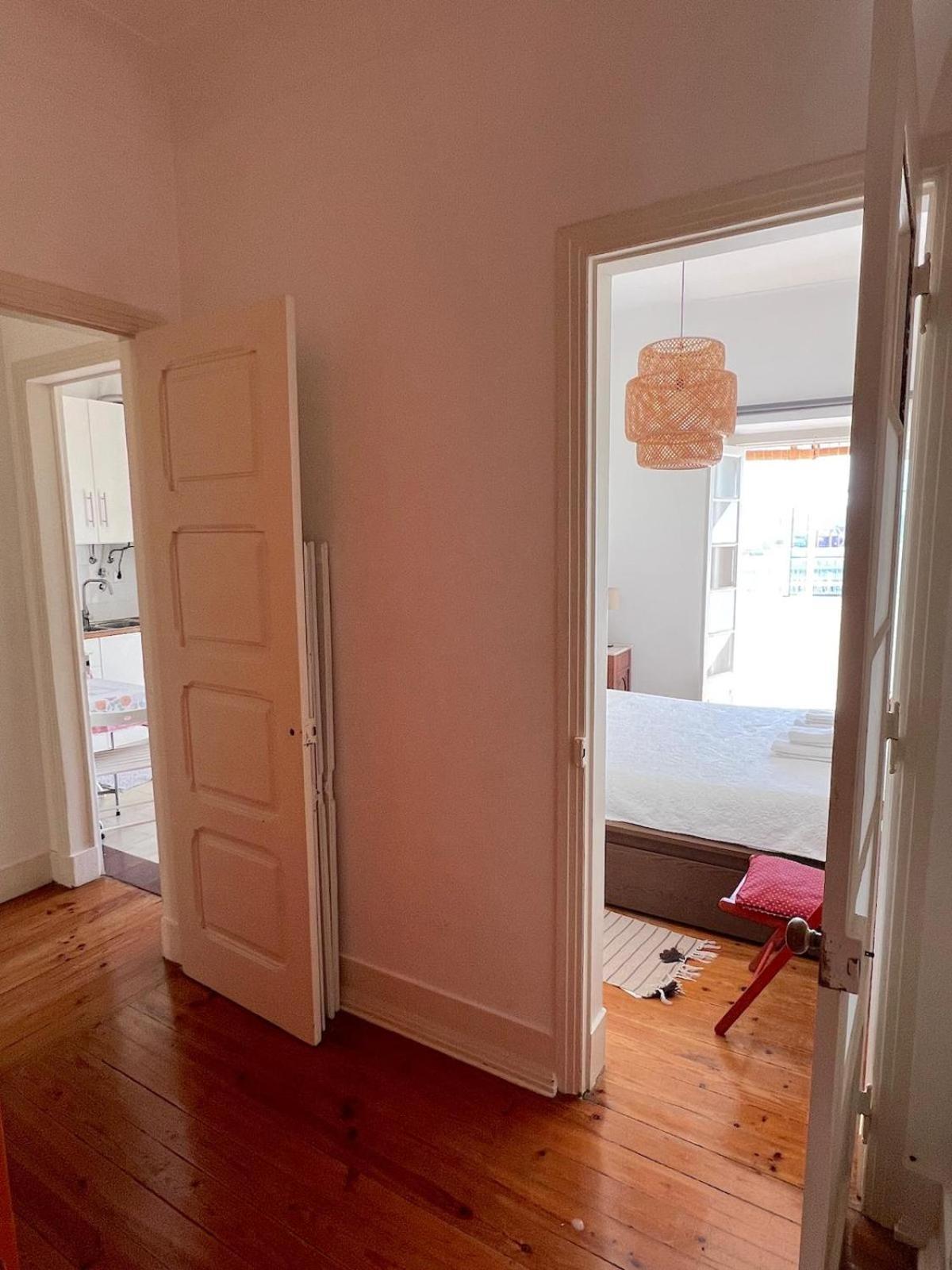 Apartamento Sobre O Rio Lisbona Esterno foto