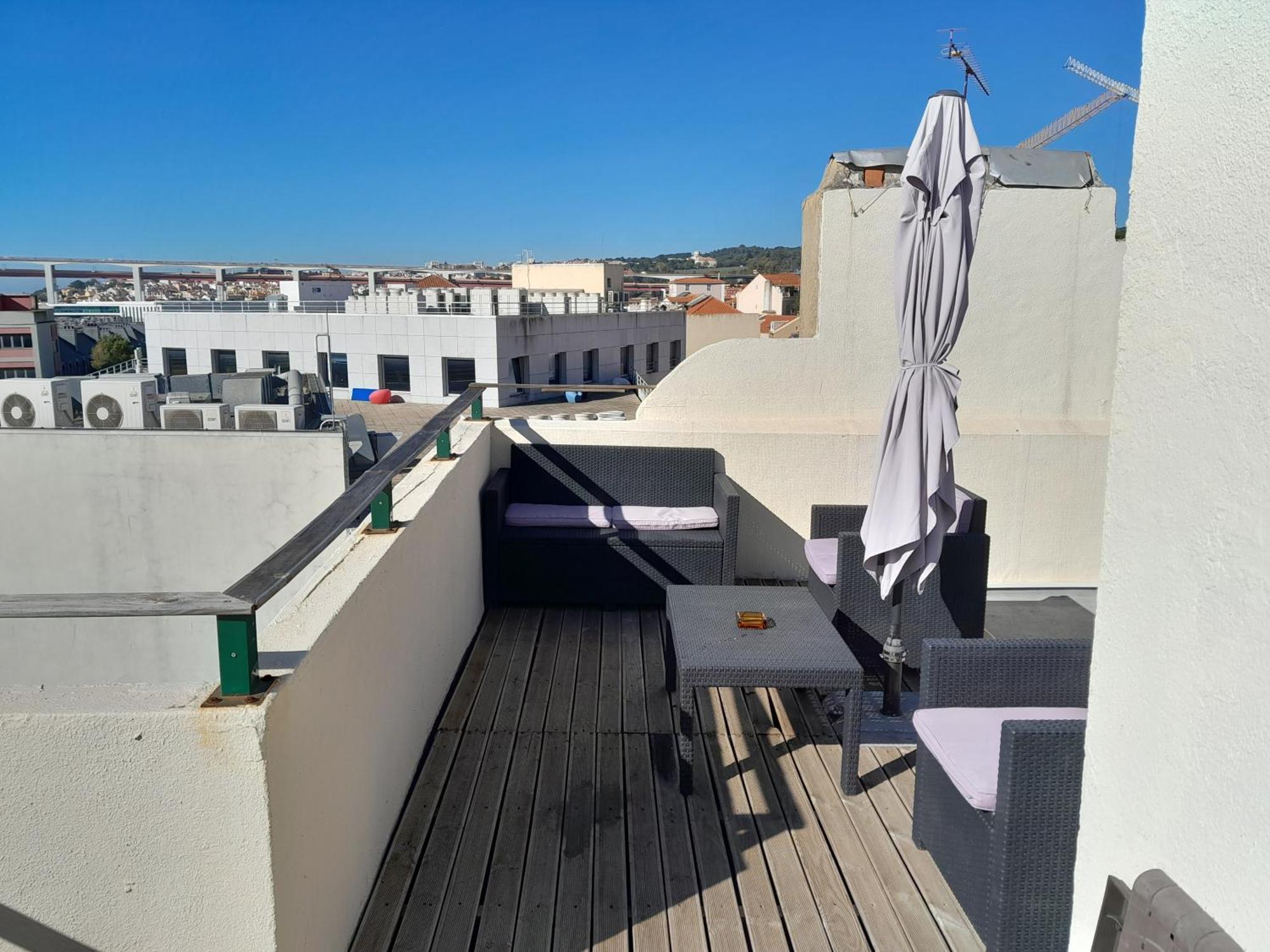 Apartamento Sobre O Rio Lisbona Esterno foto
