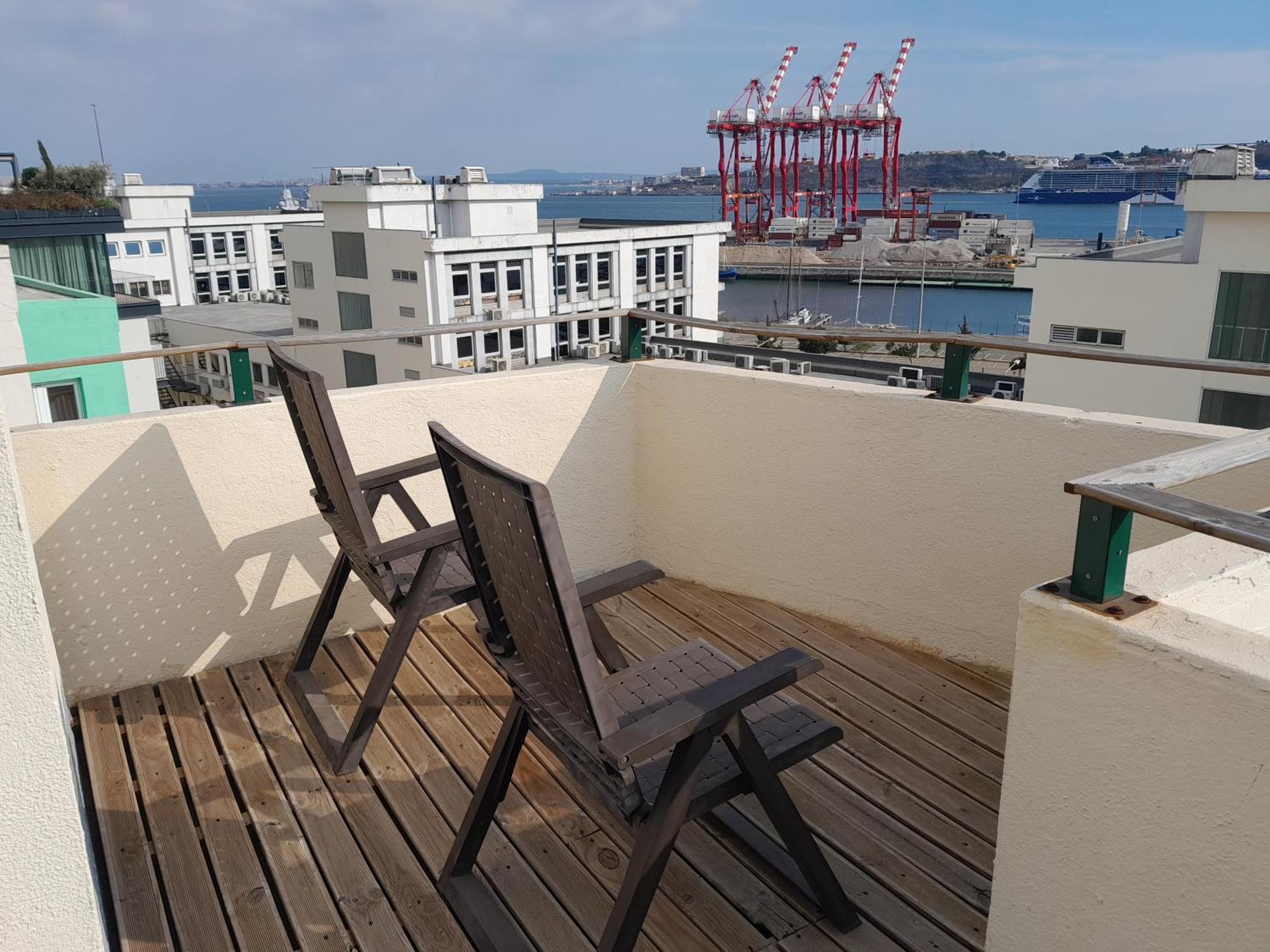Apartamento Sobre O Rio Lisbona Esterno foto